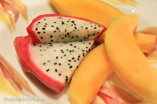 Plate - Dragon fruit, melon and mango