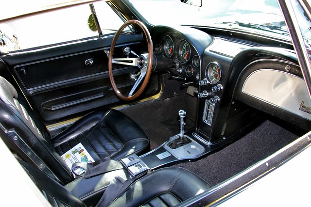 1966 Chevrolet C2 Corvette Sting Ray coupe interior