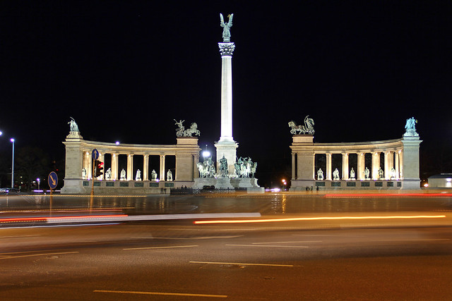 Heroes' Square - with traffic trails
