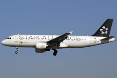 Star Alliance (TAP) A320-214 CS-TNP BCN 26/02/2012