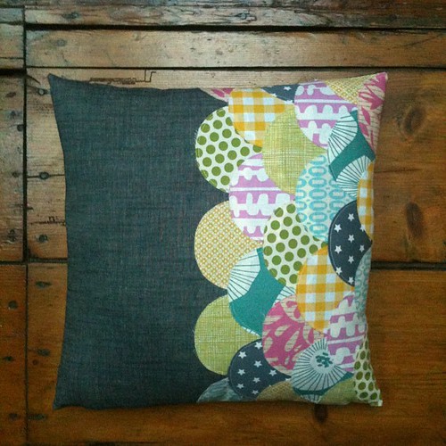 Clamshell pillow finished