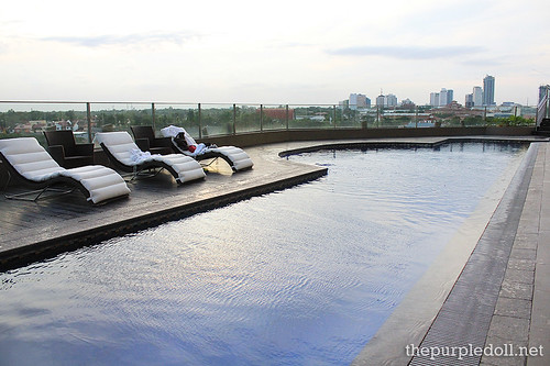 Acacia Hotel Manila Swimming Pool