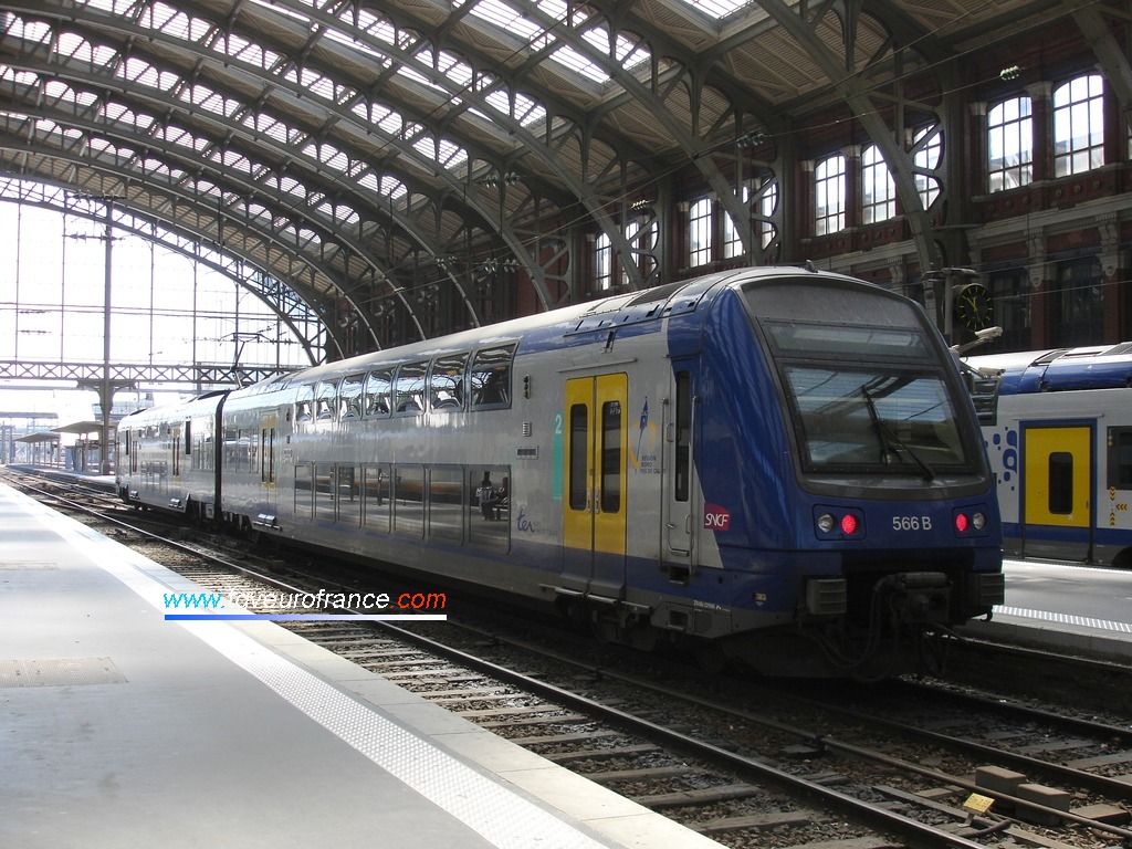 Une rame TER 2N bicaisse Alstom (automotrice Z23500 SNCF) de la Région Nord Pas-de-Calais