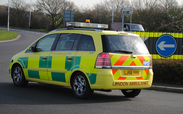 London Ambulance Service Vauxhall Zafira Rapid Response Car 7374