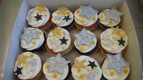 Gold and Silver 70th Birthday Cupcakes by CAKE Amsterdam - Cakes by ZOBOT
