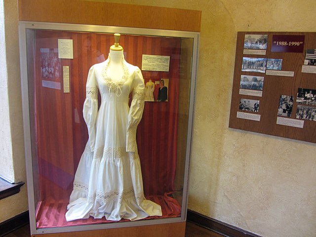  famous dress please no puns actually it was Hillary 39s wedding dress