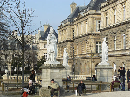 statues du luxembourg.jpg