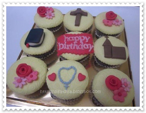 Cupcake set by DiFa Cakes