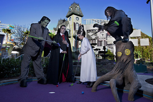 Hollywood Drive-In Golf Now Open at Universal CityWalk 2 - HR