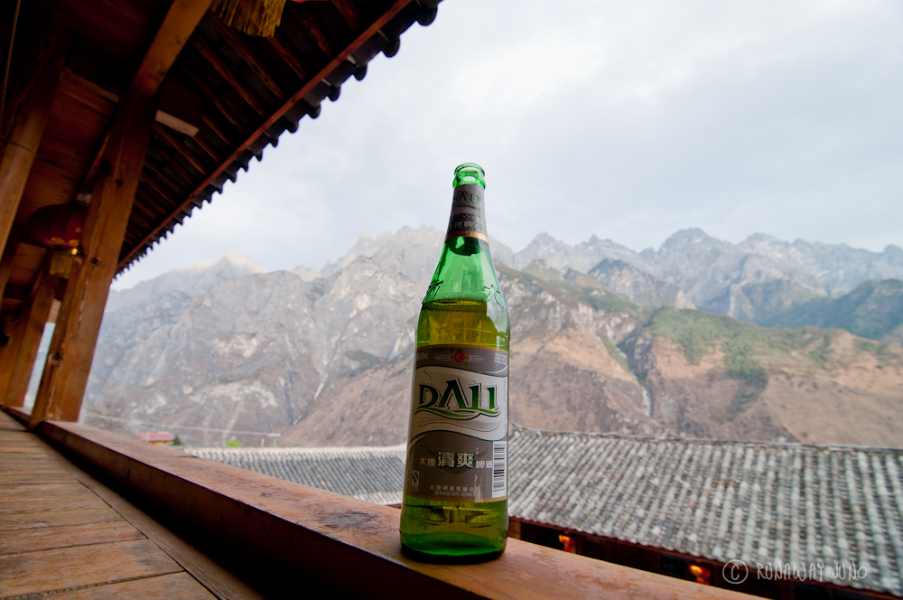 Drinking Dali Beer with the view of Tiger Leaping Gorge