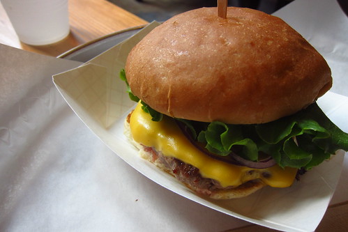 Schnipper's Cheeseburger
