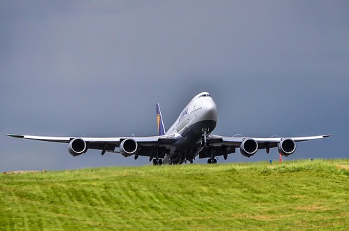 New 747-8i Heavy reaches V2 on its delivery flight