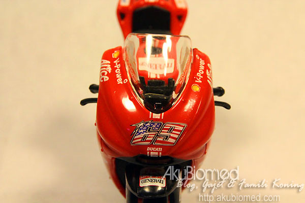 Nicky Hayden #69 Ducati replika