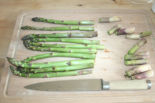 08 - Spargel kürzen / Shorten asparagus