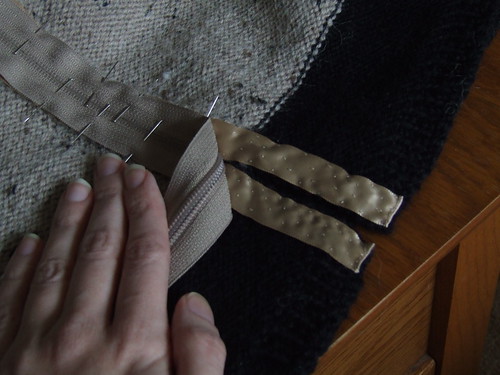 Scandinavian Cardigan - installing the zipper