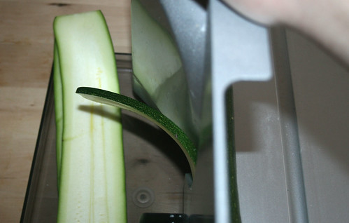 12 - Zucchini schneiden / Cut zucchini