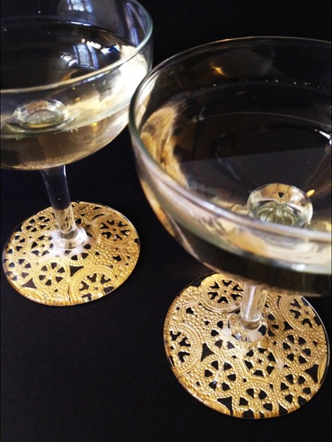 10 Gilded Lace Champagne Glasses