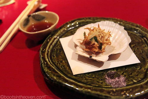 Scallop tempura with onion