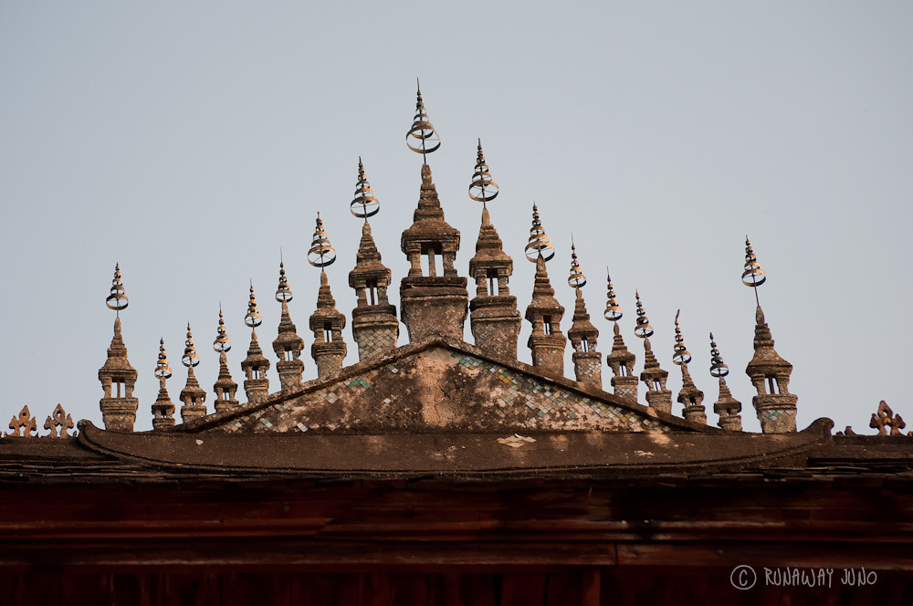 Ornamentation on the roof of a temple