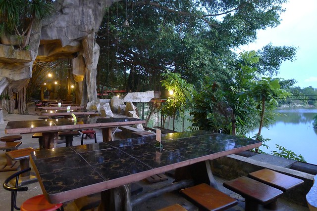 Hat Yai: Log Terrace Thai Food Restaurant