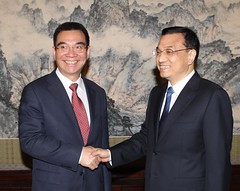 Chinese Vice Premier Li Keqiang and World Bank Chief Economist Justin Yifu Lin