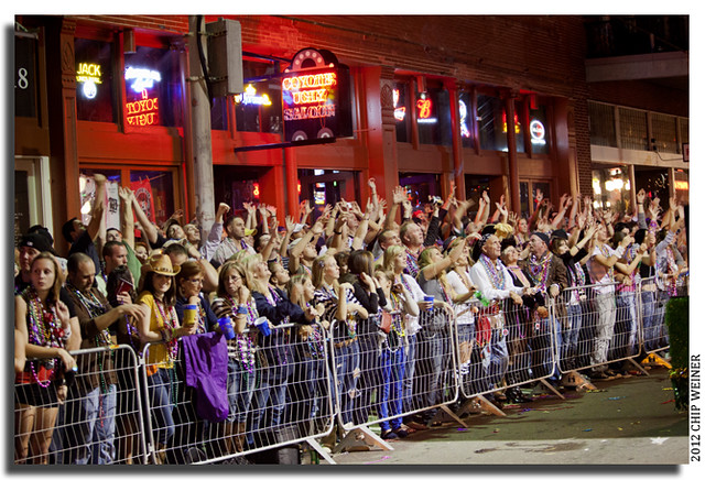 Crowd outside of Coyote Ugly