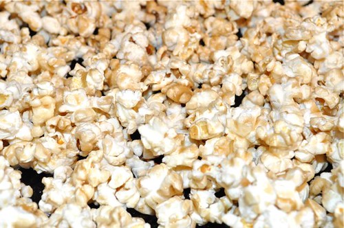 popcorn with maple syrup & salt 11