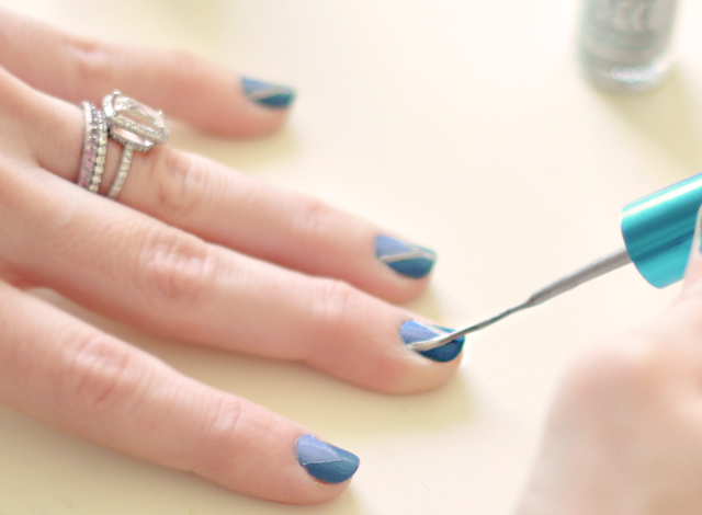 nail art-blue nails