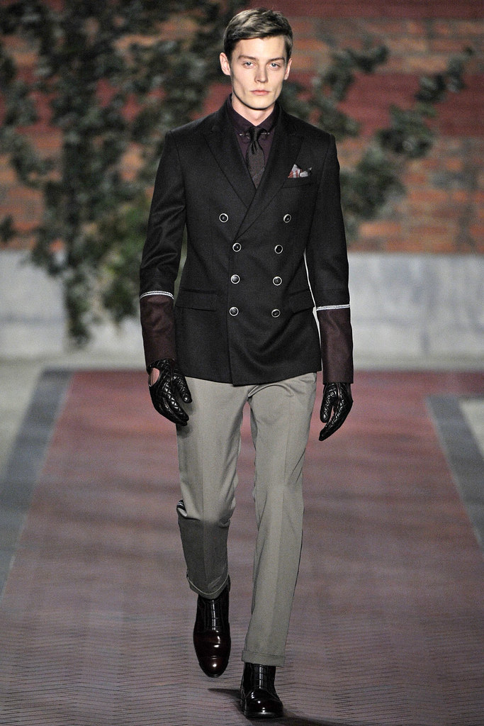 FW12 NY Tommy Hilfiger001_Janis Ancens(VOGUE)