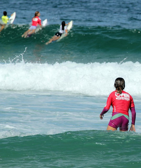 Several surfers in shot at once - Australian Open of Surfing