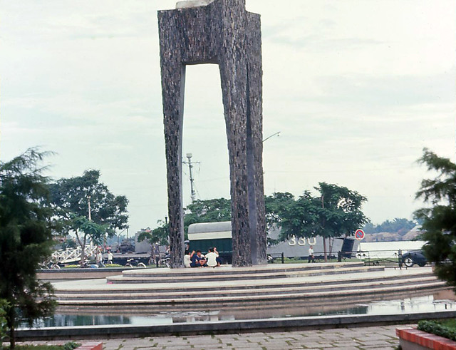 Saigon 1964 - Memorial to the Trung Sisters