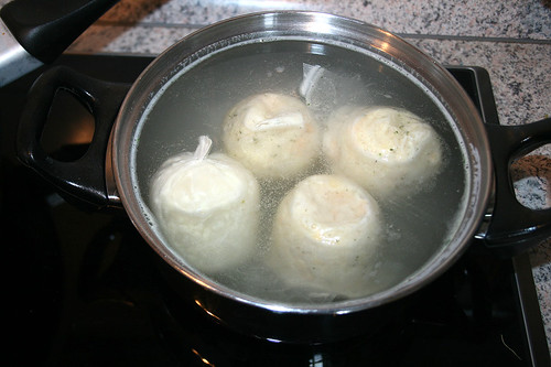 39 - Klöße kochen / Cook dumplings