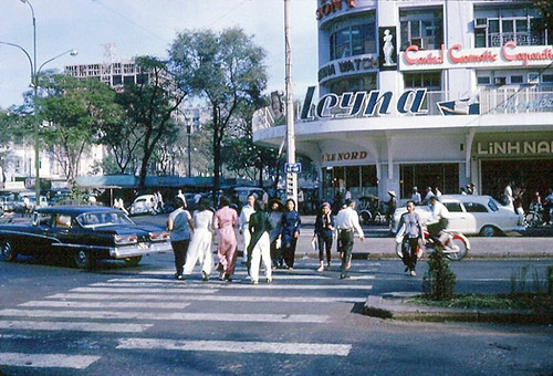 Saigon 1965-66 (4) - Le Loi Avenue