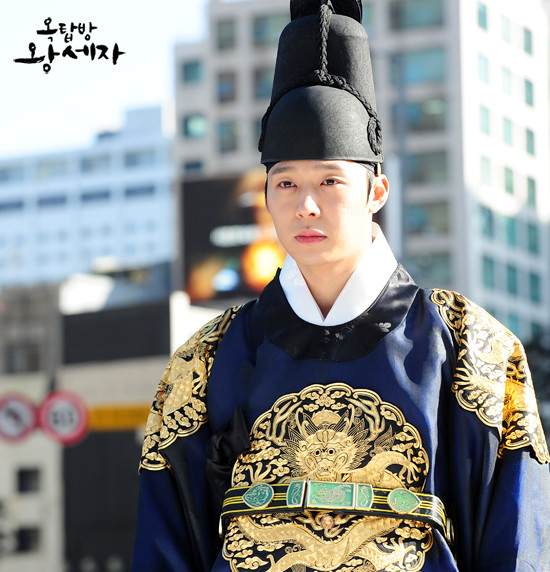 Micky Yoochun as Lee Gak / Yong Tae-yong