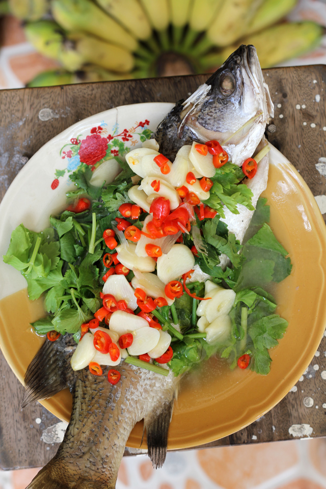 Pla Kapung Neung Manao (Steamed Lime Fish) ปลากะพงนึ่งมะนาว