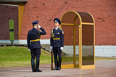 Officiers sur la Tombe du Soldat Inconnu