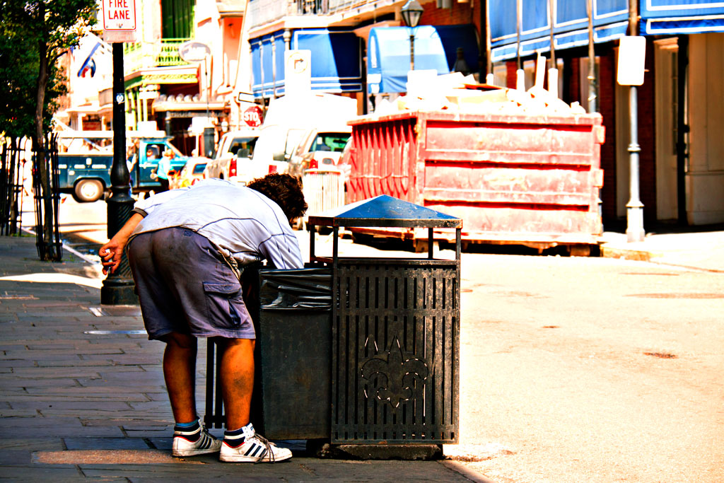 Man-scavenging-on-3-15-12--New-Orleans