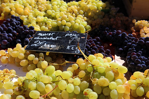 Víno na trhu v Aix en Provence