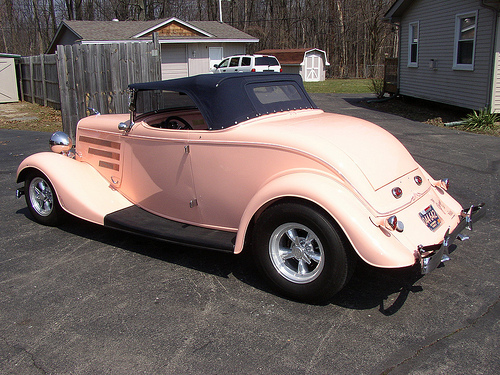 peach car
