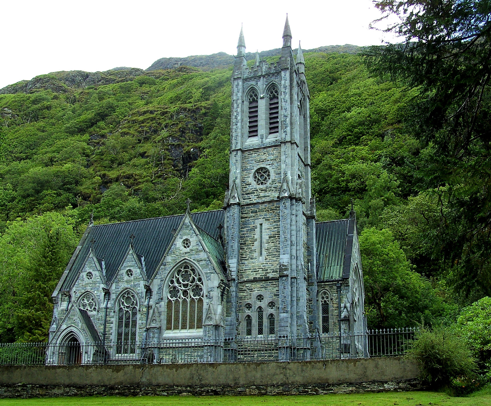 Kylemore Abbey neo-Gothic church. Credit High Contrast