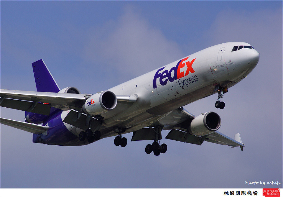 FedEx N596FE貨機