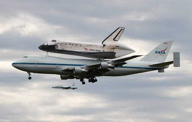 Space Shuttle Discovery Arriving At Dulles Airport