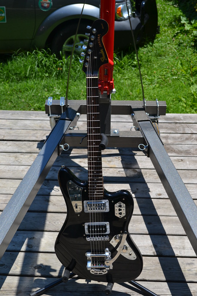fender jaguar hh special edition electric guitar (black and chrome)