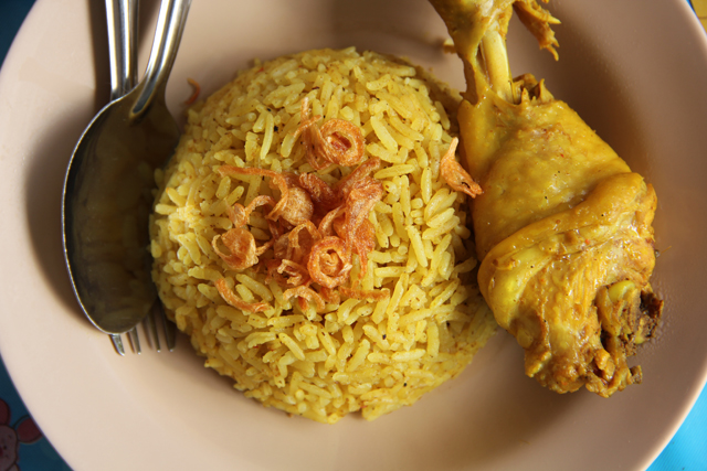 Khao Mok Gai (Rice and Chicken Biryani) ข้าวหมกไก่