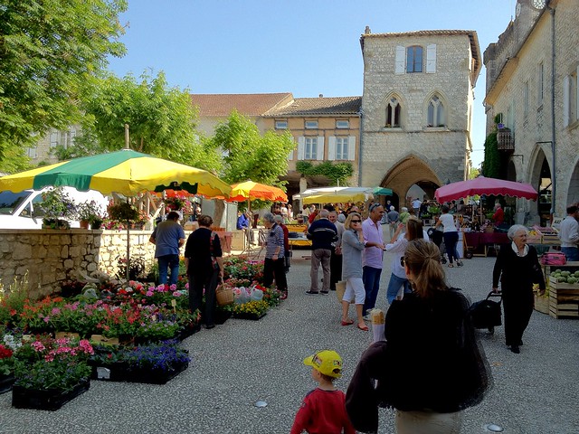 Market day in Monflanquin