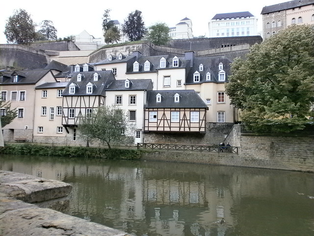 Waffles, Beers, Friteries and Coffee Shops. - Blogs de Europa Central - Día 3. En el casco antiguo de la ciudad de Luxemburgo. (20)