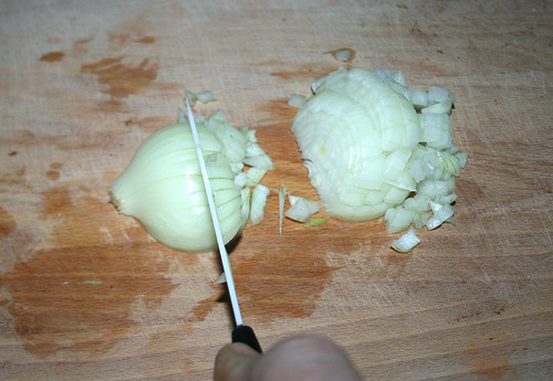 18 - Zwiebel würfeln / Dice onions