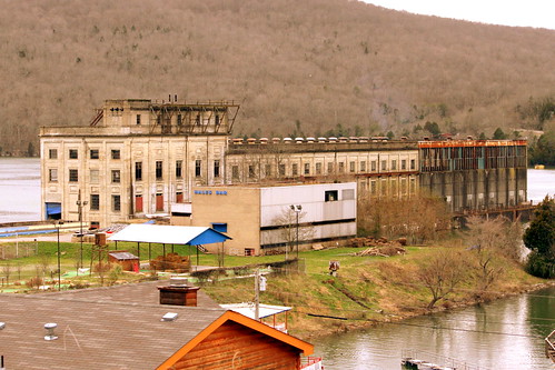 Hales Bar Dam (remains)