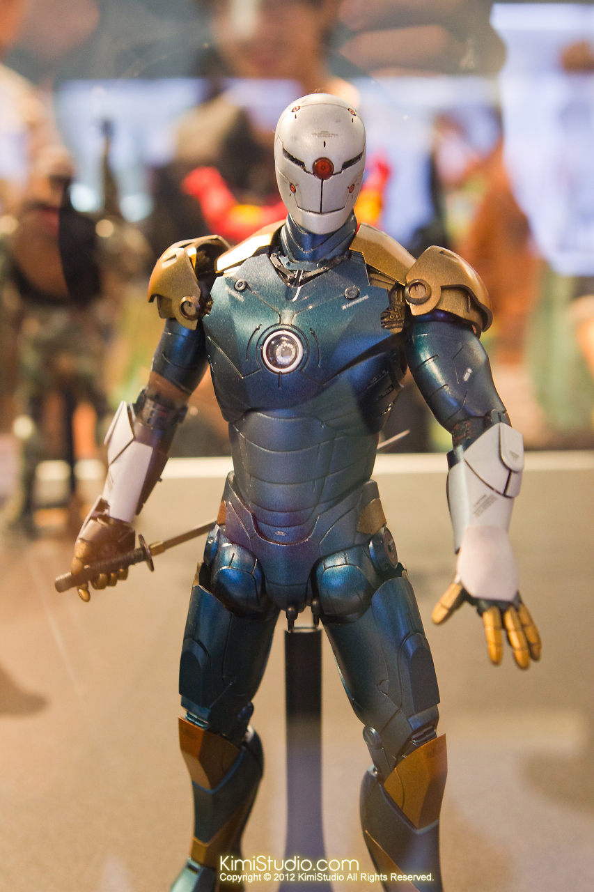 2011.11.12 HOT TOYS-043