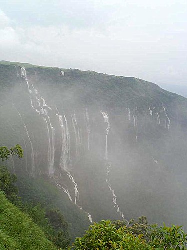 5-1-noshtihang falls